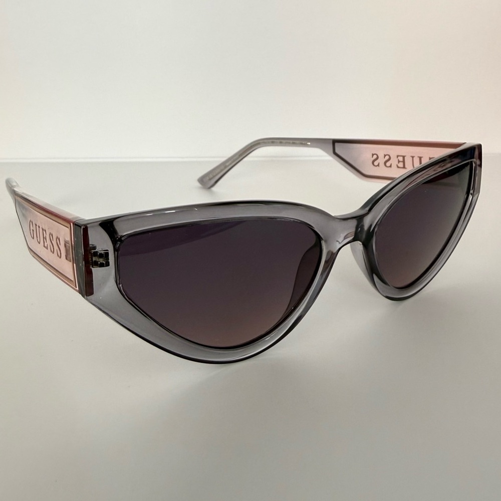 NEW!!! Guess women grey sunglasses GU7819 20B Authentic